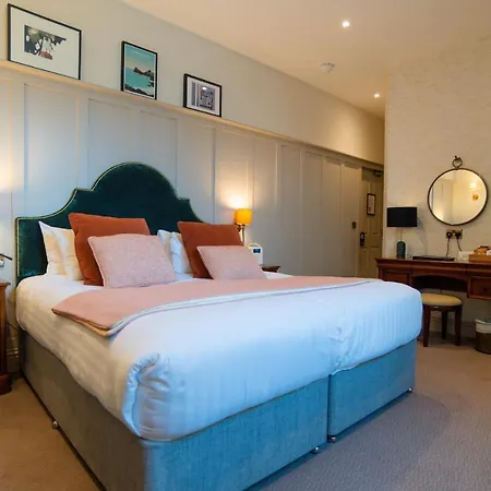 Otel Cove & 4*