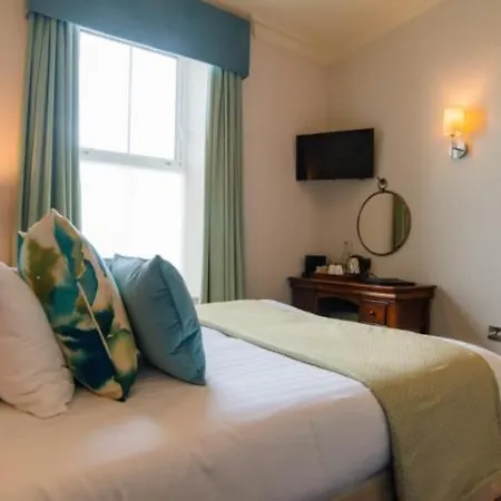 Otel Cove & Mullion