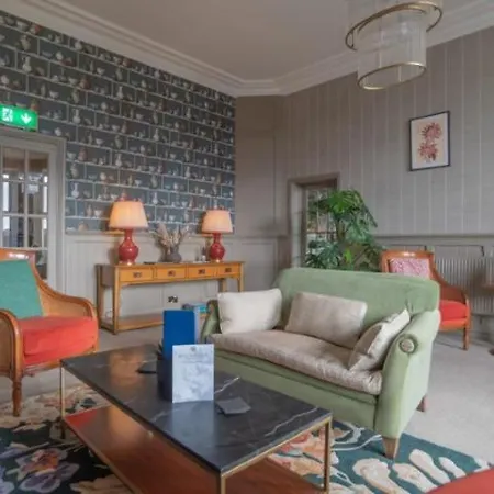 Otel Cove & 4*