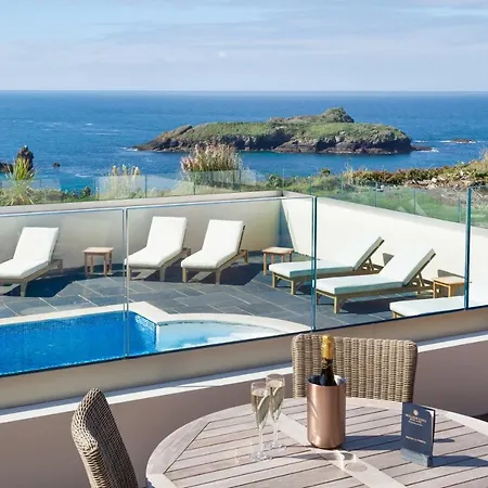 Otel Cove & 4*
